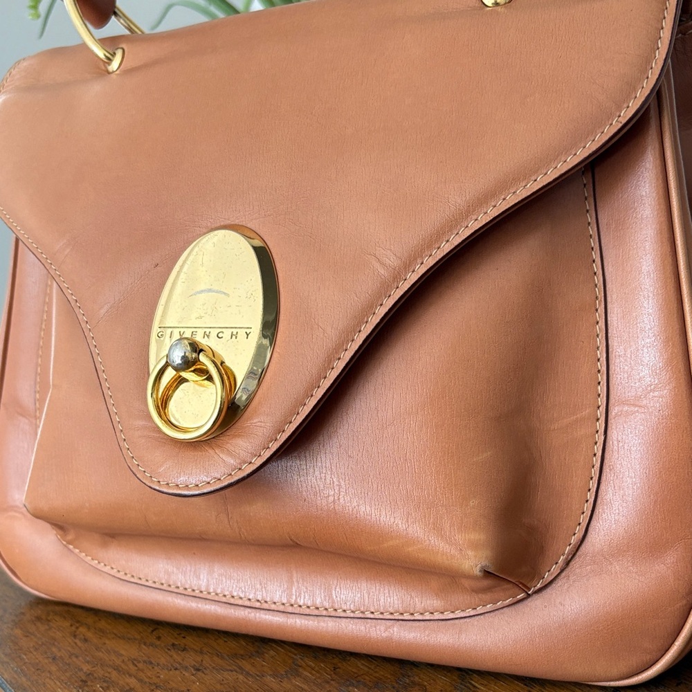 Givenchy Vintage Tan Leather Handbag with gold hardware - Picture 3 of 16